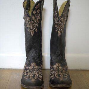 Cavender's Women's rust floral cowgirl boots. Light wear, excellent condition